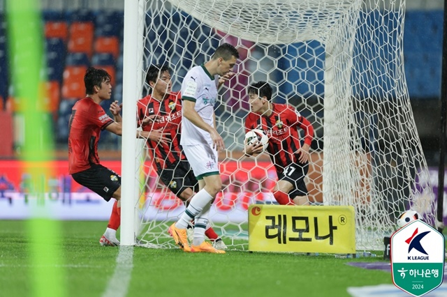 지난 11일 대전하나시티즌전에서 골을 넣은 양민혁(오른쪽). /사진=한국프로축구연맹 제공