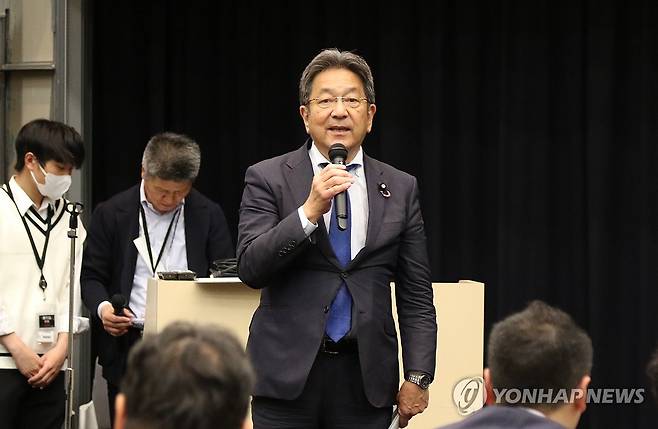 스기오 일본 의원 "간토대지진 학살 사죄해야" (도쿄=연합뉴스) 박상현 특파원 = 일본 입헌민주당 스기오 히데야 의원이 13일 일본 도쿄 참의원(상원) 의원회관에서 열린 다큐멘터리 '1923 간토대학살' 시사회에서 발언하고 있다. 2023.5.13 psh59@yna.co.kr