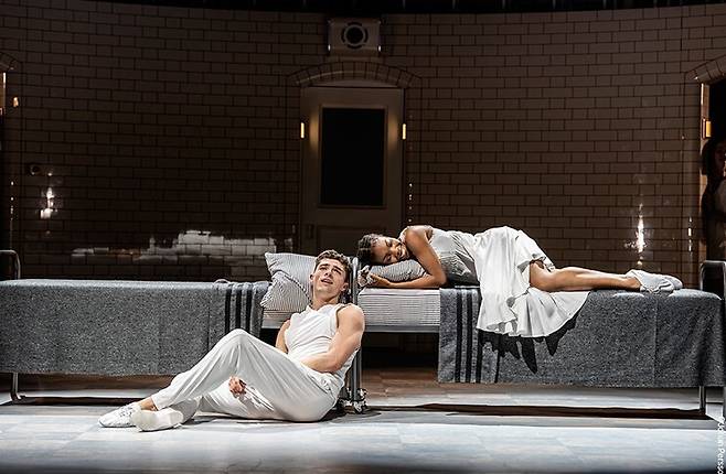 흑인 배우 모니크 조나스가 ‘로미오와 줄리엣’에서 줄리엣을 연기한다. 엘지(LG)아트센터 누리집