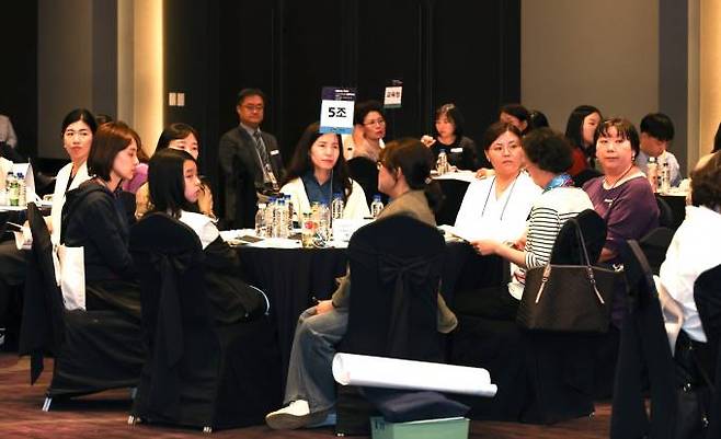 대전교육청은 14일 오후 대전 중구 BMK컨벤션에서 '2024년 제1회 대전교육공감원탁회의'를 개최했다. 대전교육