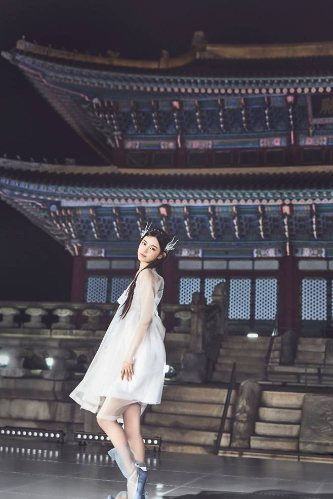 뉴진스 다니엘의 '코리아 온 스테이지' 포스터가 13일 공개됐다. '코리아 온 스테이지' 제공