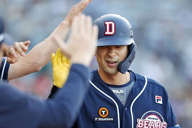 ▲ 두산 베어스 강승호가 시즌 10호 홈런을 터트렸다. ⓒ 두산 베어스
