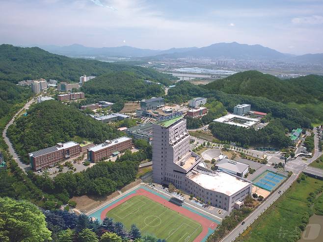 15일 한국교통대학교가 충북대학교와의 통합과 관련해 지역사회 의견을 듣는다고 밝혔다. 사진은 충주캠퍼스 전경.(자료사진)2024.5.15/뉴스1