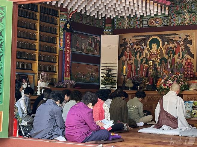 15일 부처님오신날을 맞아 울산 북구 청룡암에서 봉축행사가 열렸다. 2024.5.15/뉴스1 ⓒ News1 김세은 기자