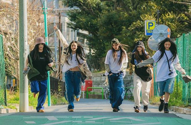 뉴진스 인스타그램 @newjeans_official