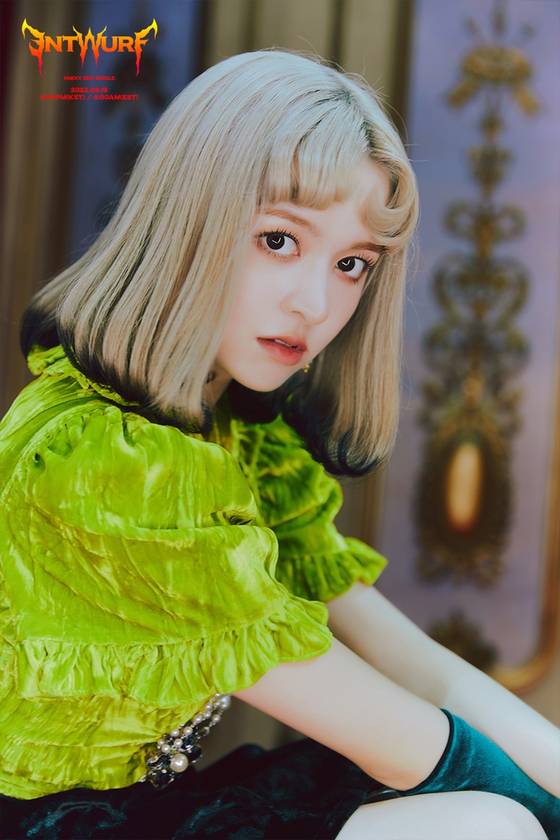 Lily of Nmixx [JYP ENTERTAINMENT]