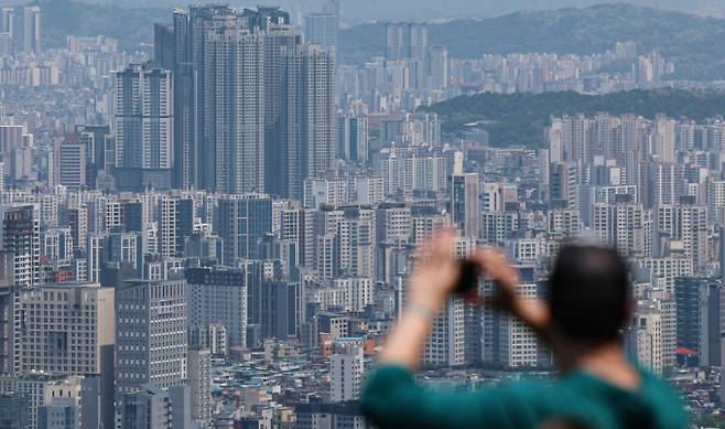 지난 3월 기준 전국 주택 매매가격지수의 하락세가 둔화됐다. 전세 가격지수는 상승 보합세를 이어갔다. /사진=뉴스1