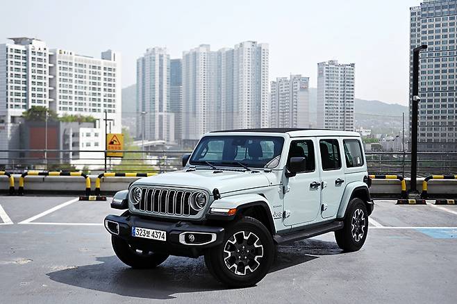 지프 랭글러 사하라 파워탑. 김학수 기자