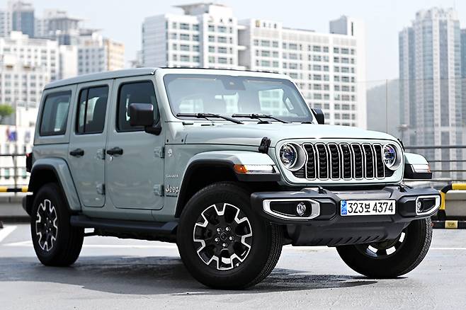 지프 랭글러 사하라 파워탑. 김학수 기자