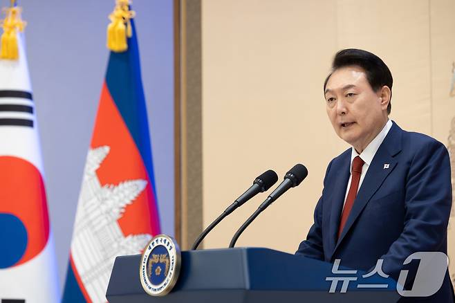 윤석열 대통령이 16일 용산 대통령실 청사에서 열린 한·캄보디아 정상회담 공식오찬에서 발언하고 있다. (대통령실 제공) 2024.5.16/뉴스1 ⓒ News1 오대일 기자
