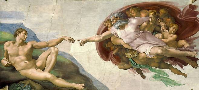 르네상스기 거장인 미켈란젤로가 1512년 로마의 시스티나 성당 천장에 그린 ‘천지창조’ 중 하나인 '아담의 창조'. 신이 아담에게 손가락을 내밀고 있다./위키미디어