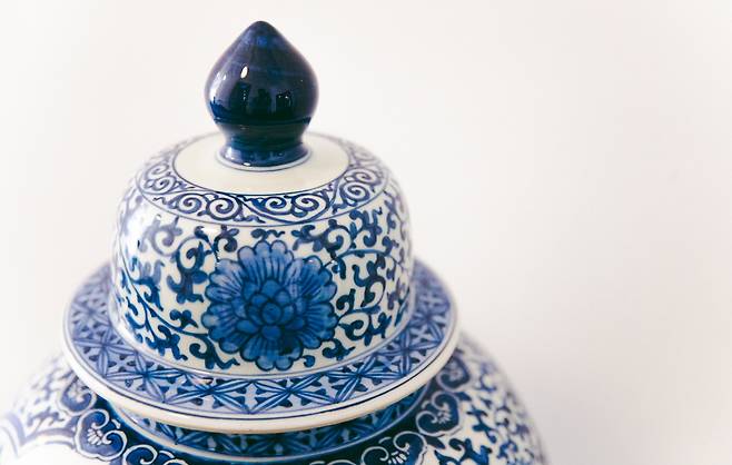 래플스는 박물관이자 갤러리다. 호텔 곳곳에서 현대 미술품과 골동품을 감상할 수 있다