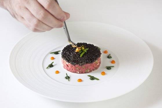 미쉐린 가이드 홍콩에서 올해까지 6년 연속 3스타 레스토랑에 등극한 프렌치 레스토랑, 카프리스. 사진 포시즌스 홍콩.