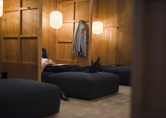 더 피에 비즈니스 라운지의 휴식 공간. 독립된 공간으로 여행객들에게 편안한 휴식을 제공한다. 사진 캐세이퍼시픽