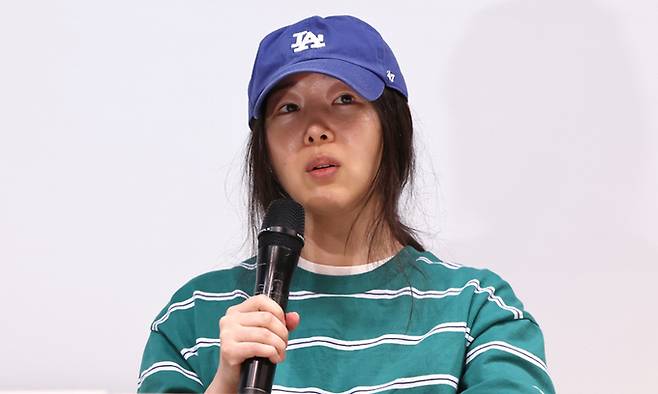 민희진 어도어 대표가 지난 4월 25일 서울 서초구 한국컨퍼런스센터에서 입장 발표 기자회견을 갖고 있다. 연합뉴스