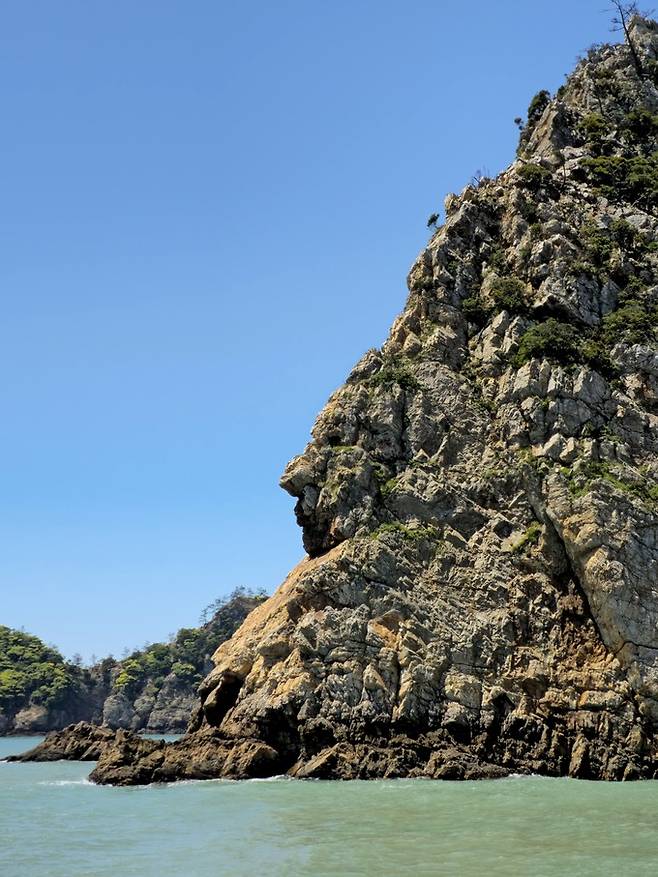 할아버지 바위.