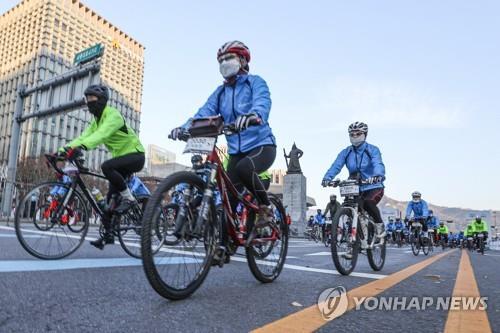 자전거대행진 '출발이다!' (서울=연합뉴스) 서대연 기자