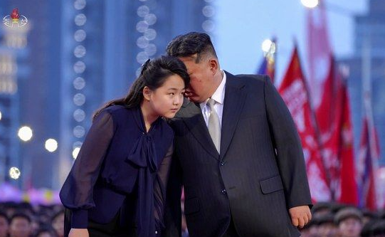 김정은 북한 국무위원장과 딸 김주애, 사진=자유아시아방송(RFA)