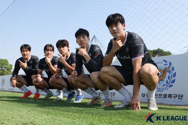 손승민(가운데). /사진=한국프로축구연맹 제공