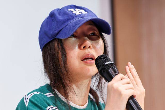 민희진 어도어 대표가 25일 오후 서울 서초구 한국컨퍼런스센터에서 입장 발표 기자회견을 갖고 있다. 연합뉴스