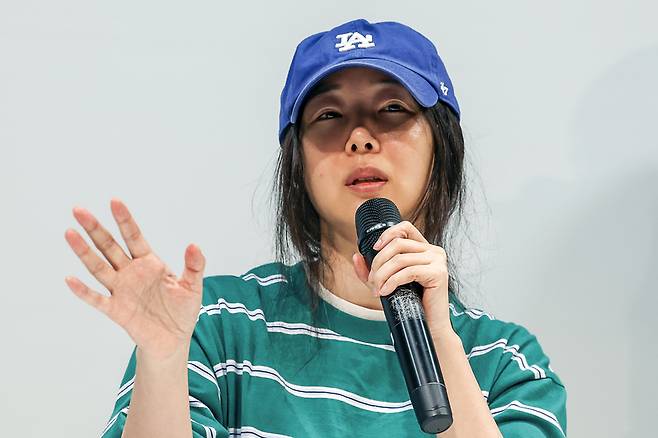 지난달 25일 오후 서울 서초구 한국컨퍼런스센터에서 열린 입장 발표 기자회견에서 발언하는 민희진 어도어 대표. / 사진 = 연합뉴스