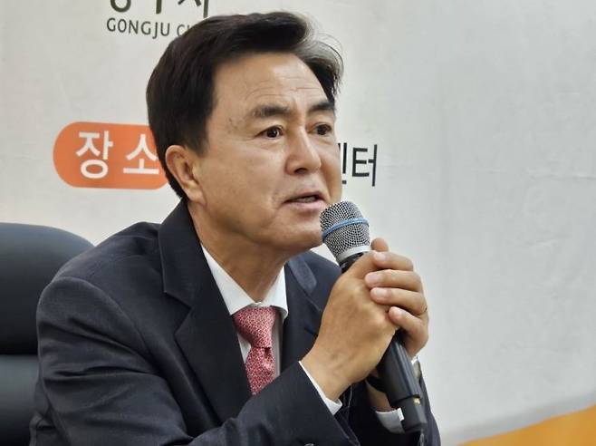 김태흠충남지사가 공주시 기자들과의 간담회에서 인사말을 하고 있다./공주=이병렬기자