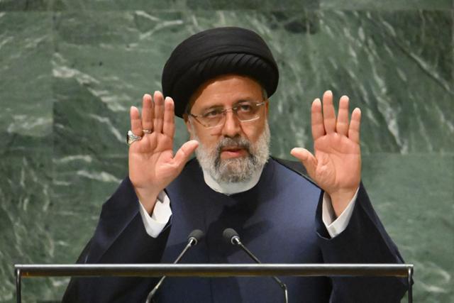 에브라힘 라이시 이란 대통령이 지난해 9월 미국 뉴욕에서 열린 제78차 유엔총회에서 연설하고 있다. 뉴욕=AFP 연합뉴스