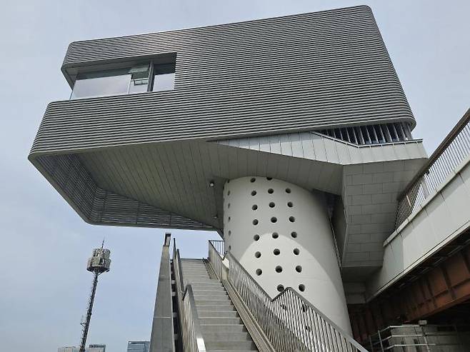 The Observation Hotel, set to open in July on top of the Han River Bridge in Seoul. Courtesy of the Seoul Metropolitan Government