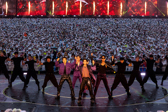 Boy band Seventeen's hip-hop team perform at the Yanmar Stadium Nagai in Japan. [PLEDIS ENTERTAINMENT, HYBE JAPAN]