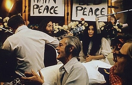 존 레넌과 오노 요코는 1968년 반전 운동을 지지하는 대표적 예술가였다. [사진출처=Roy Kerwood]