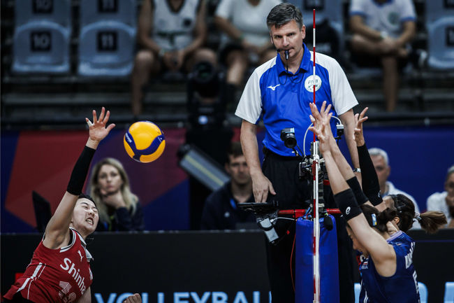 한국여자배구대표팀  강소휘가 공격을 하고 있다. /FIVB 홈페이지