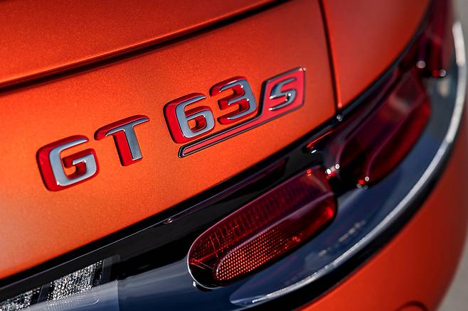 메르세데스-AMG GT 63 S E 퍼포먼스
