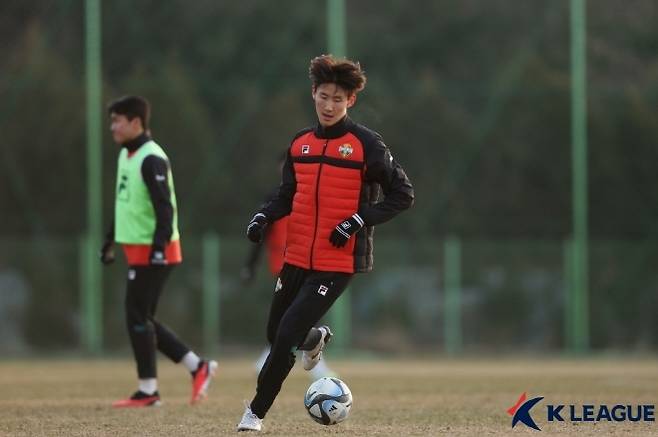 강원 FC 신인선수 신민하. 사진=한국프로축구연맹