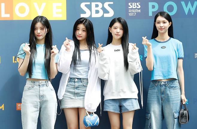 걸그룹 아일릿 민주(왼쪽부터)와 모카, 원희, 윤아. /뉴스1