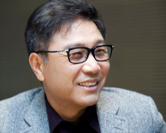 The former chief producer of SM Entertainment Lee Soo-man has applied for a new trademark titled “A20 Entertainment” on May 3, stirring up speculation that he might be returning to the entertainment industry. [JOONGANG ILBO]