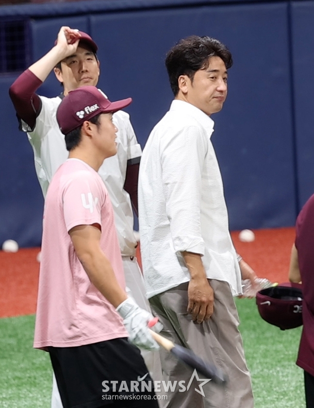 [포토] 이택근 '고영우 넌 최강야구야'