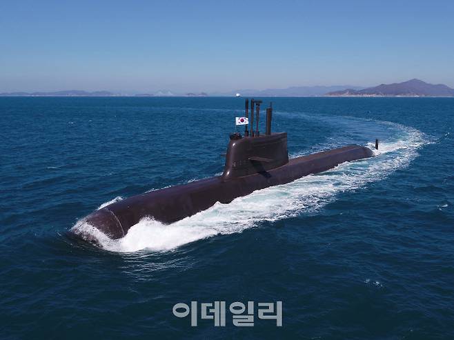 국내 기술로 독자 설계·건조된 3000t급 잠수함인 장보고-Ⅲ급 배치(Batch)-Ⅰ2번함 ‘안무함’ (사진=방위사업청)