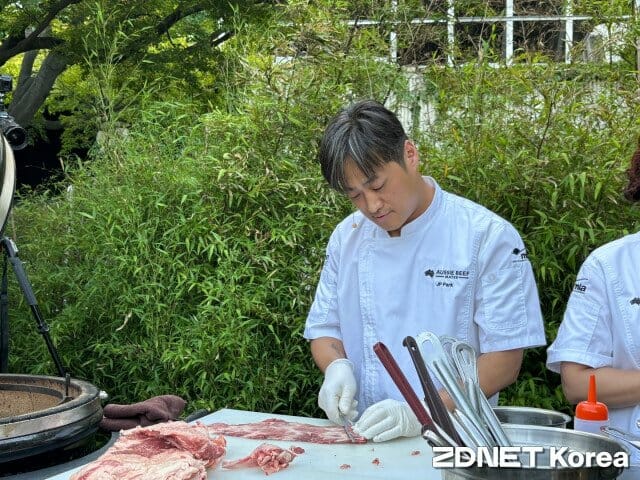 23일 '호주청정우 홍보대사 데모&고메디너'에서 요리를 시연 중인 박주영 셰프