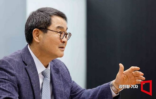 법무법인 원 윤기원 대표 변호사가 21일 서울 강남구 법무법인원에서 인터뷰 하고 있다. 사진=강진형 기자aymsdream@