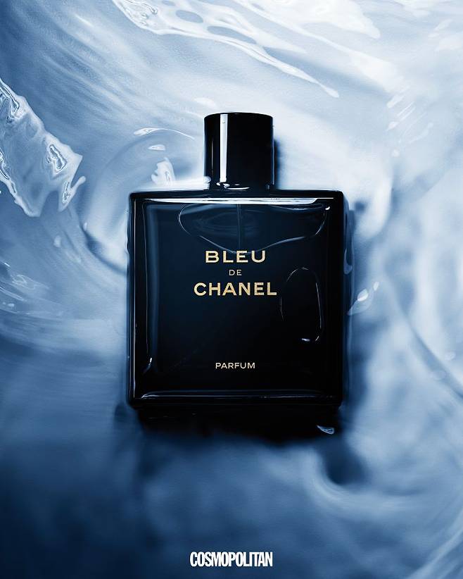 블루 드 샤넬 빠르펭 100ml 23만7천원, Chanel.
