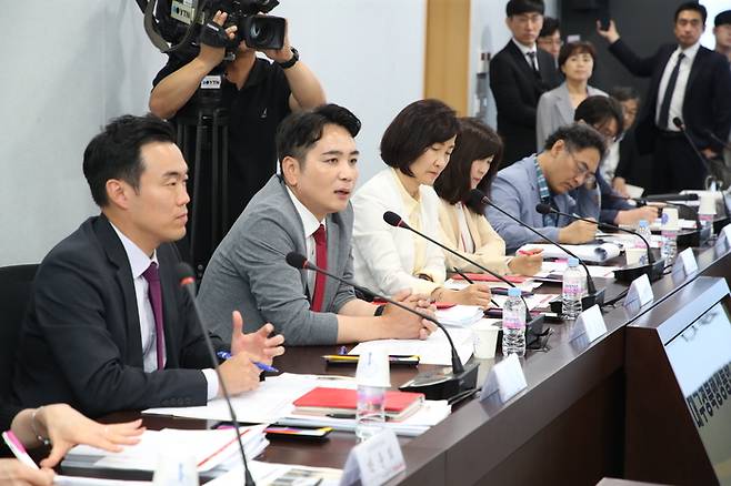 대구시와 경북도가 23일 대구·경북 실무단 첫 회의를 열었다.