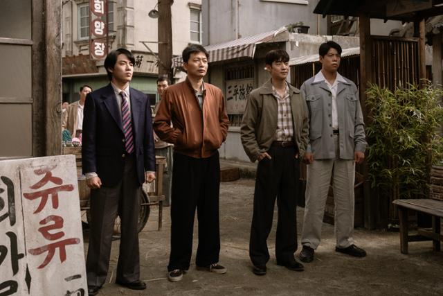 드라마 '수사반장 1958'에서 이제훈(오른쪽 두 번째)은 '청년 최불암'을 연기했다. MBC 제공