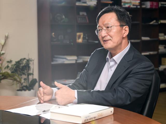 유홍림 서울대 총장. 이한호 기자