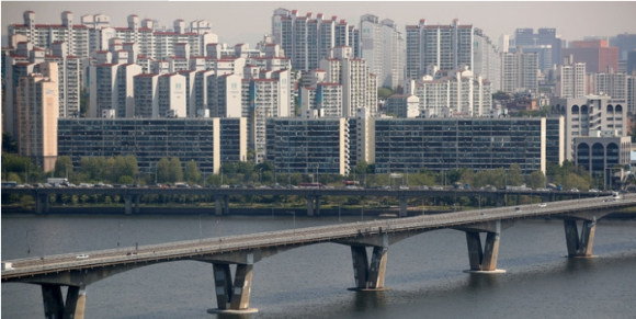 서울 강남구 압구정동 일대 아파트 단지 모습. [사진=뉴시스]