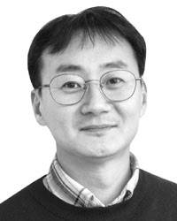 이관후 정치학자