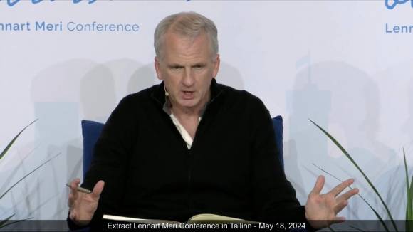 티머시 스나이더 미 예일대 사학과 교수는 지난 19일(현지시간) 에스토니아 수도 탈린에서 열린 컨퍼런스에서 우크라이나 전쟁의 3년차인 올해를 제2차 세계대전 직전인 1938년에 비유하며 러시아와 싸우는 우크라이나가 제3차 세계대전을 막고 있는 것이라고 말했다./ 출처=장 루이스 엑스