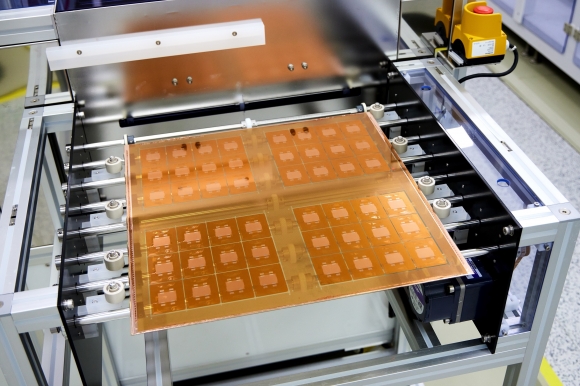 SKC의 반도체 유리기판 계열사 앱솔릭스가 생산하는 유리기판. SKC 제공