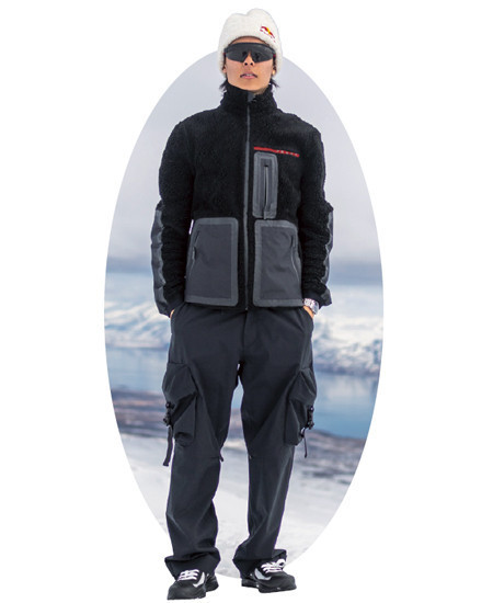 프라다 리네아 로사가 후원한 일본 스키 점퍼 고바야시 료유.