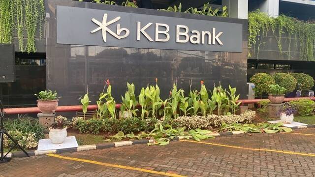 'KB BANK(부코핀 은행)'는 적자 폭을 대폭 감소하며 정상화에 성큼 다가섰다. /KB국민은행