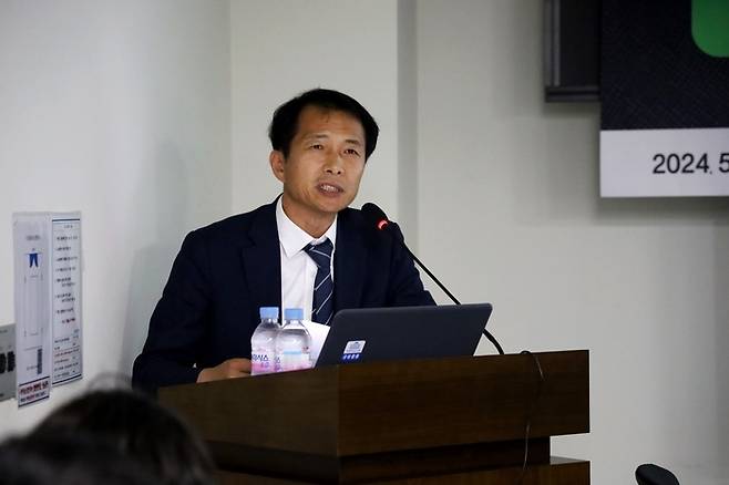 송기호 변호사가 24일 국회에서 열린 ‘라인 사태 긴급토론회’에서 발언하고 있다. IT 공정과 정의를 위한 시민연대 준비위원회 제공